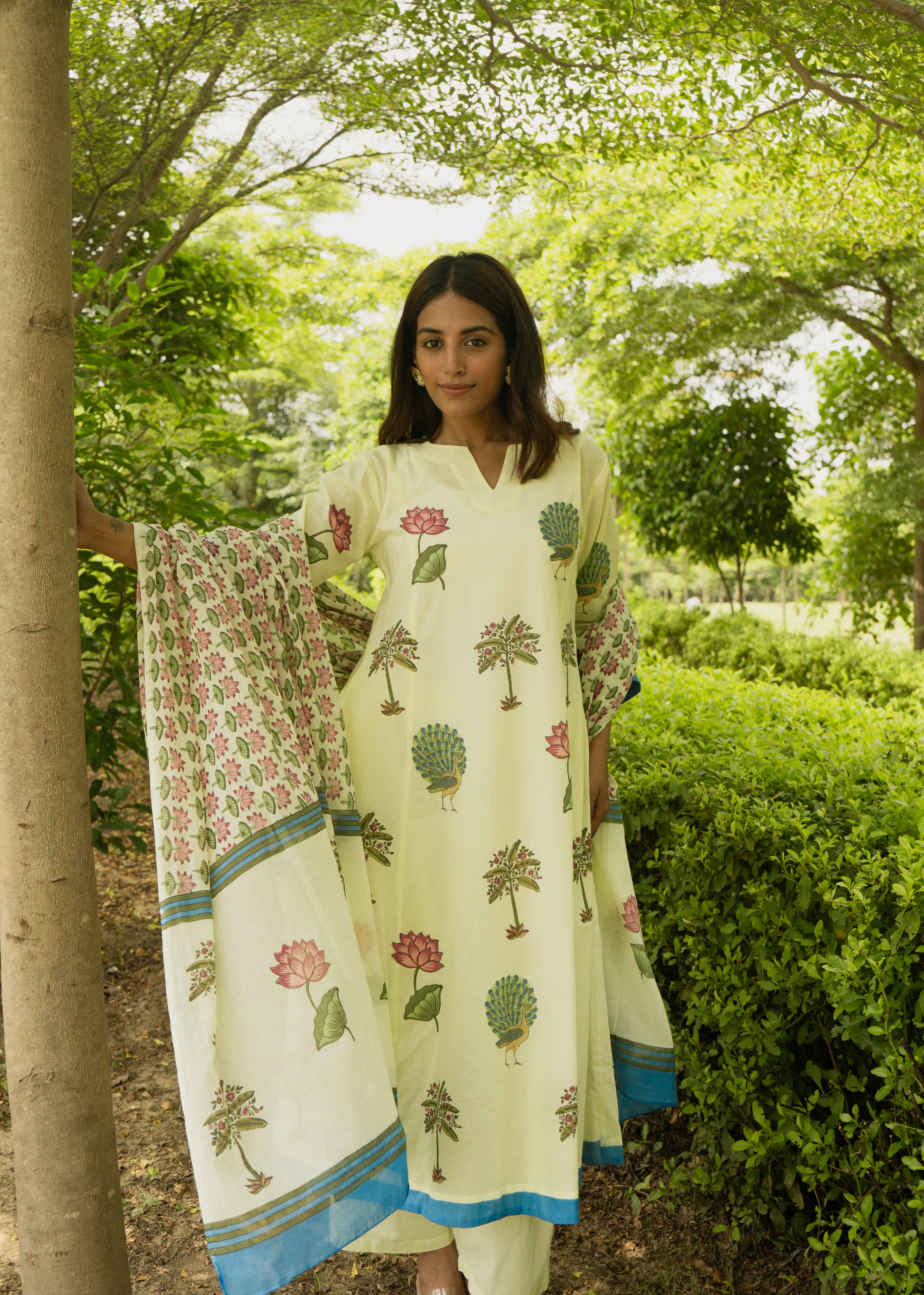 Indian Pichwai -  Dupatta Kamal Talai Hand Block Printed - Lemon Green